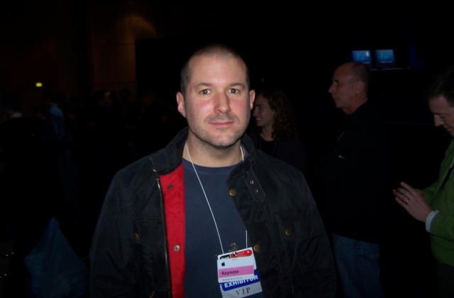 Apple Promotes Jony Ive to Chief Design Officer